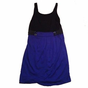 Cute dress with buttons